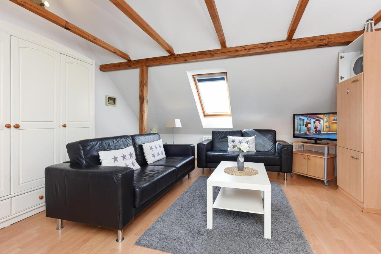 Ferienwohnungen Im Haus Friesische Weite Schillig Exterior foto