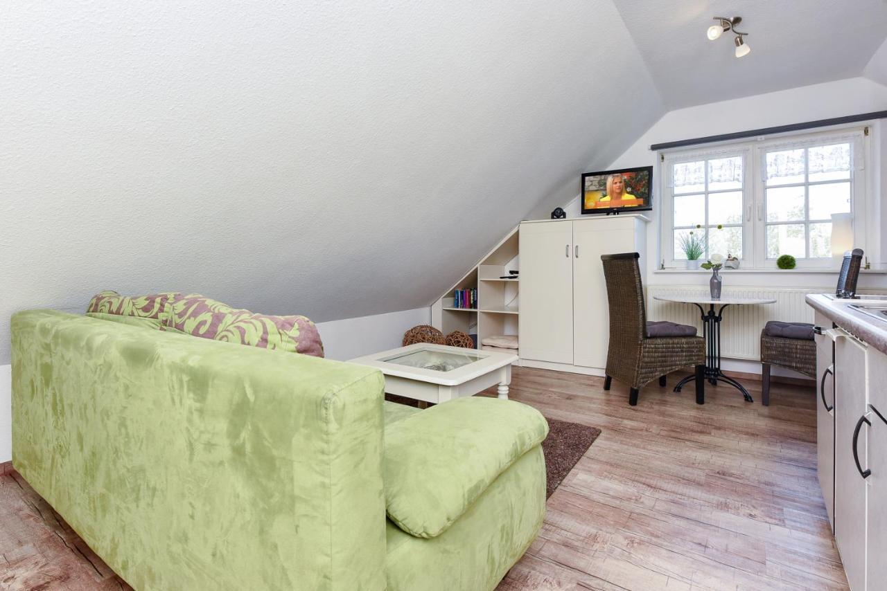 Ferienwohnungen Im Haus Friesische Weite Schillig Exterior foto